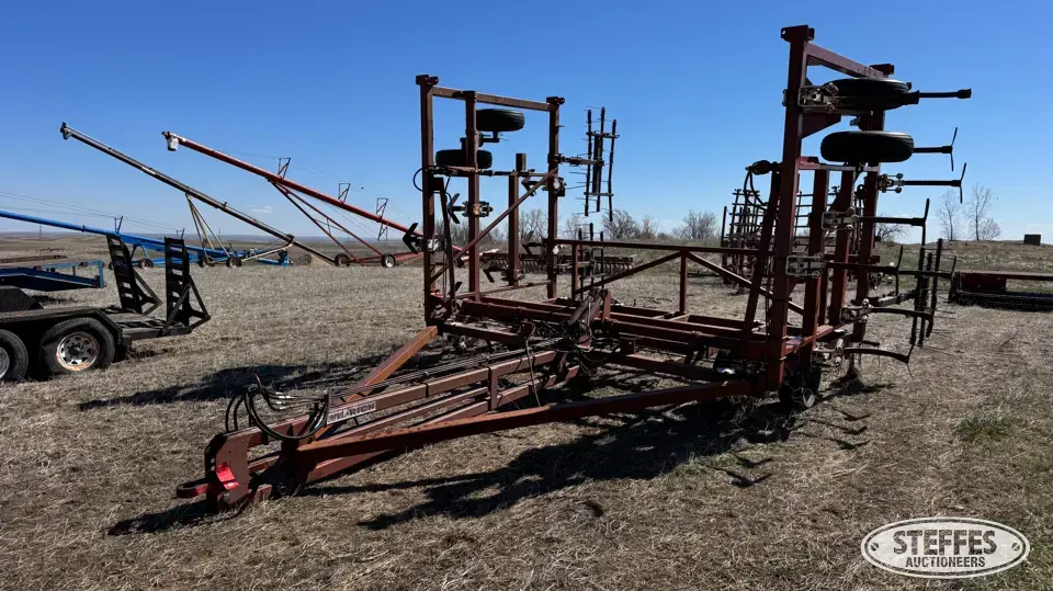 Wil-Rich chisel plow