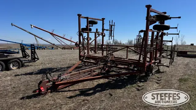 Wil-Rich chisel plow
