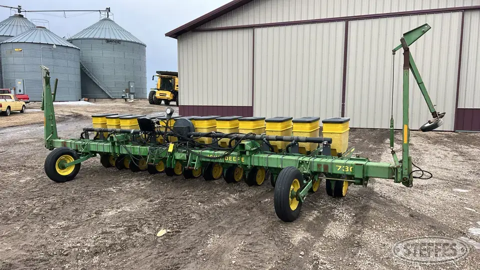 John Deere 7300 12 or More Row Planter