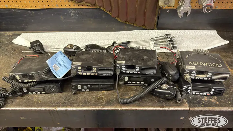 (8) 2-way radios Business Band Radio