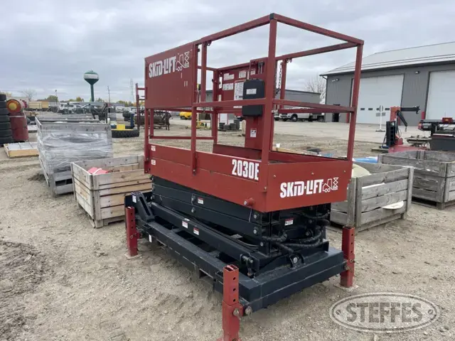 2014 Skid-Lift 2030E