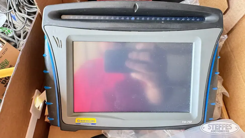 Trimble FM-750 GPS display