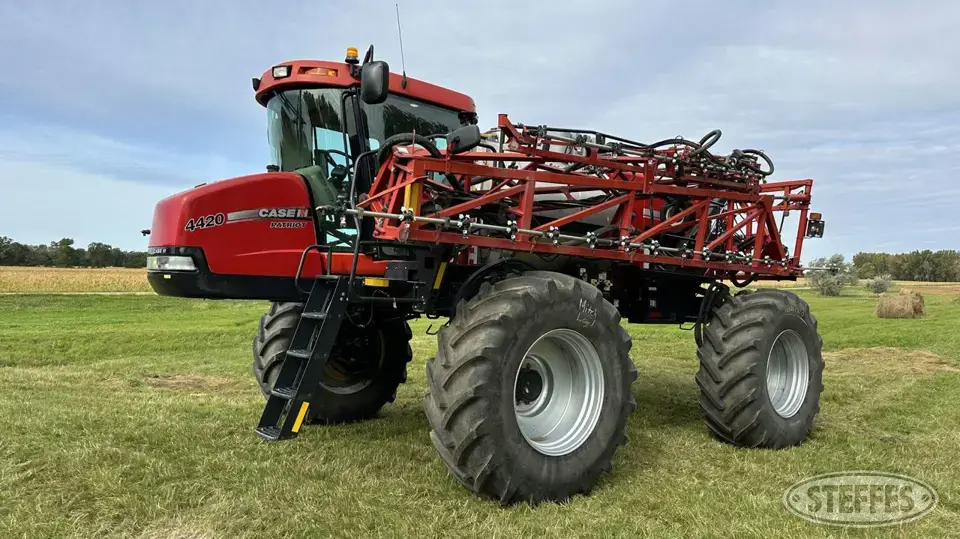 2009 Case IH Patriot 4420 Self-Propelled Sprayer