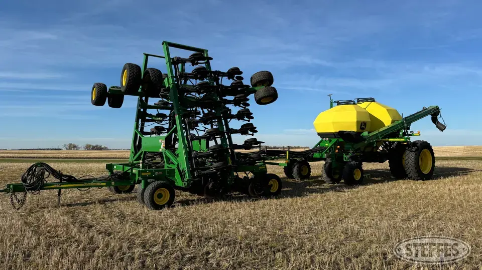 2016 John Deere 1890 Air Drills and Air Seeder