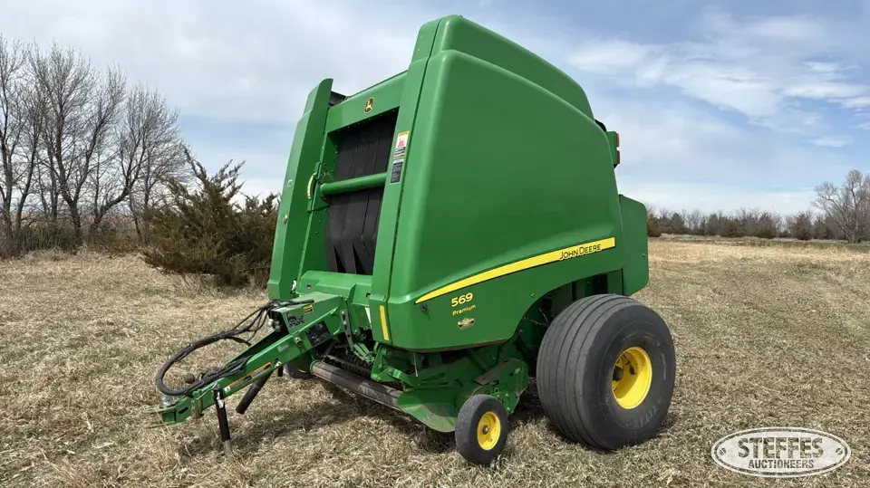 2015 John Deere 569 Premium Round Baler