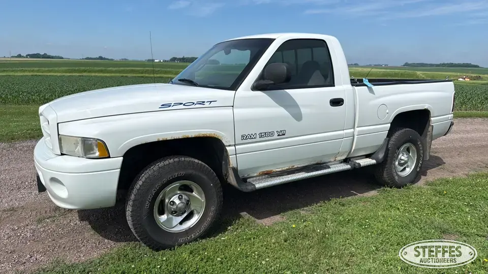 1999 Dodge Ram 1500 Sport Half Ton Pickup