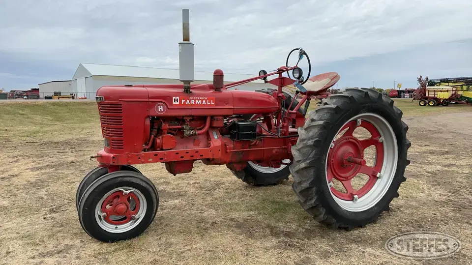 1952 Farmall H Collectible Tractor