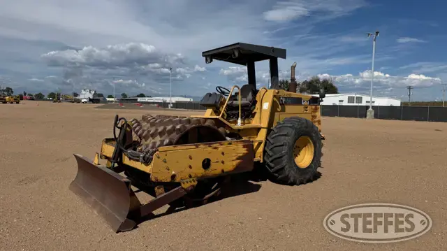1995 CAT CP-563C