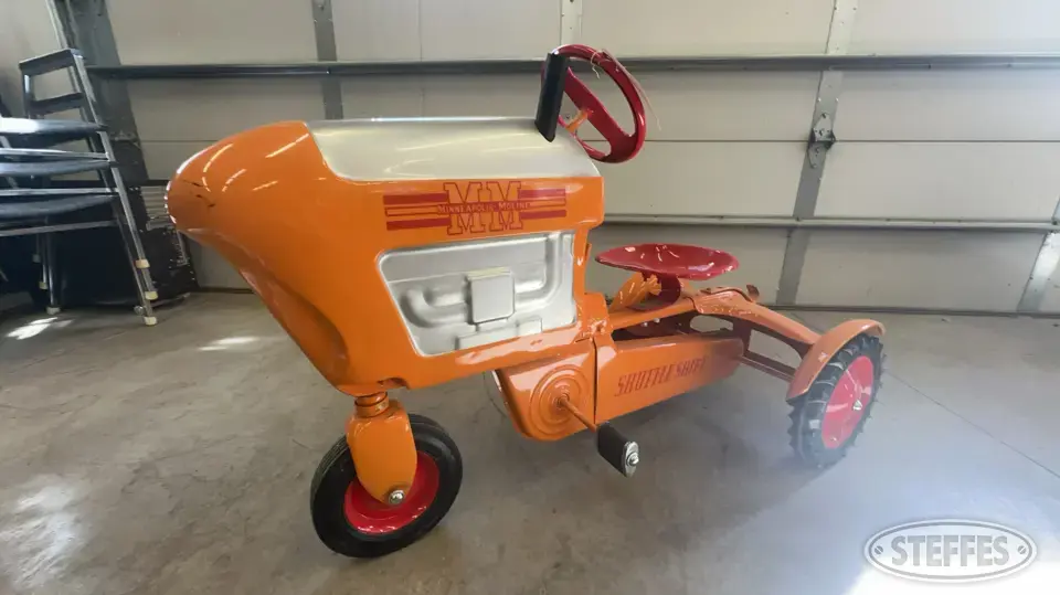 1965 Minneapolis-Moline Shuttle Shift Personal Property