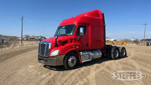 2013 Freightliner Cascadia 113
