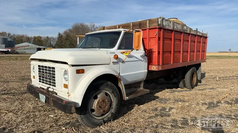 1970 GMC 5500 Single Axle Boxed Truck