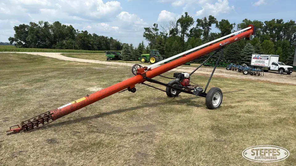Brandt 830 Straight Auger