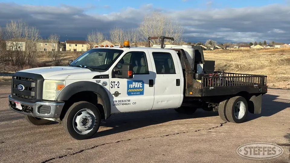 2011 Ford F-550 XL Flatbed Truck