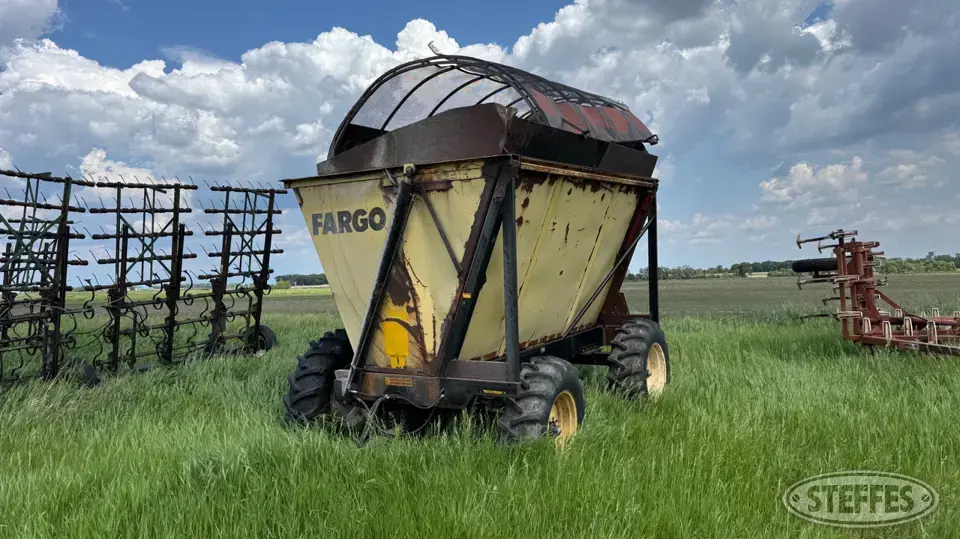 Fargo Dump Cart