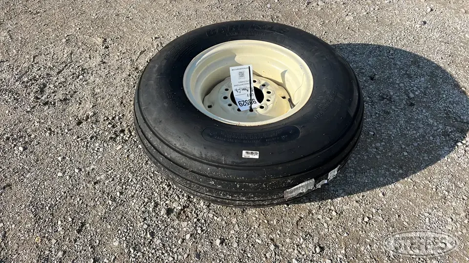 Carlisle 11L-15 tire Tractor-Implement Tire