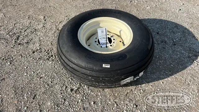 Carlisle 11L-15 tire