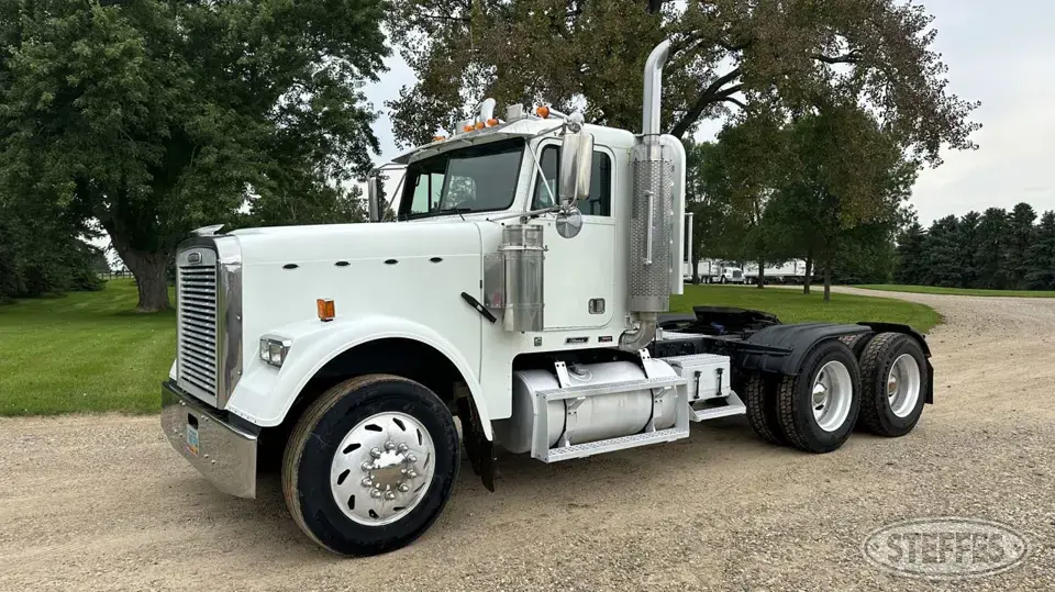 2001 Freightliner FLD120 Classic Conventional Truck without Sleeper