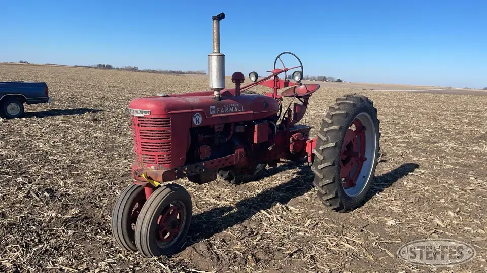 1954 Farmall H 2WD Tractor