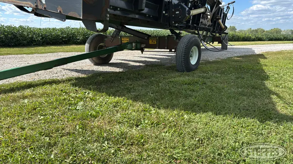 Unverferth HT30 Header Trailer