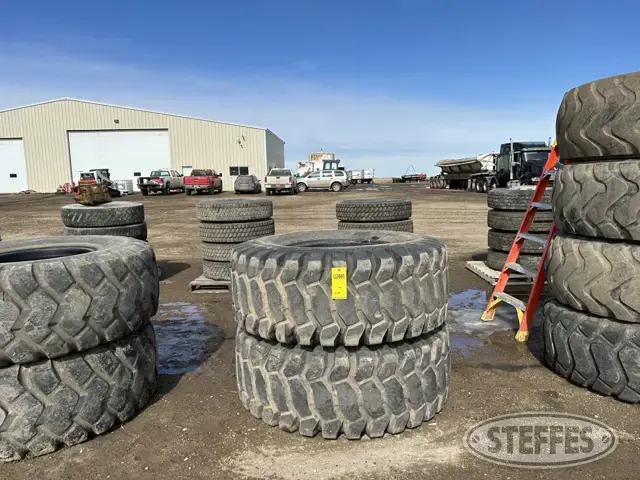 (2) Galaxy 20.5-25 scraper tires
