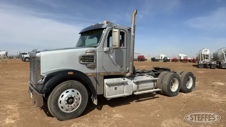 2013 Freightliner SD122 Coronado Conventional Truck without Sleeper