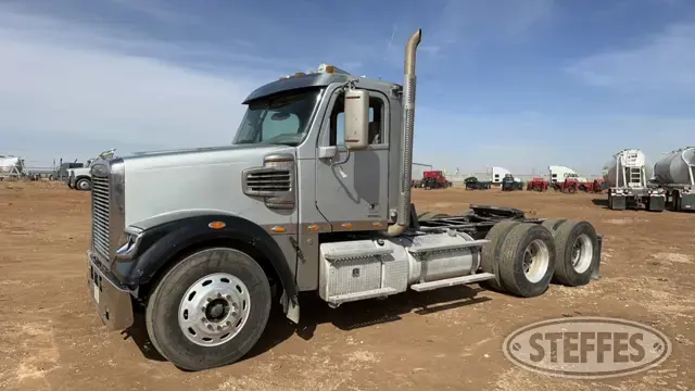 2013 Freightliner SD122 Coronado