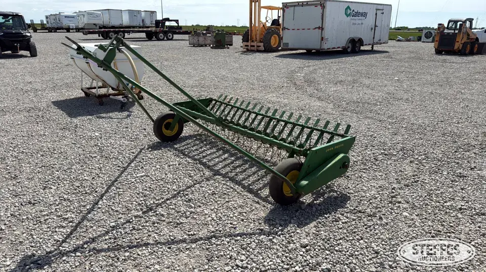 John Deere 3 Farm Support Item