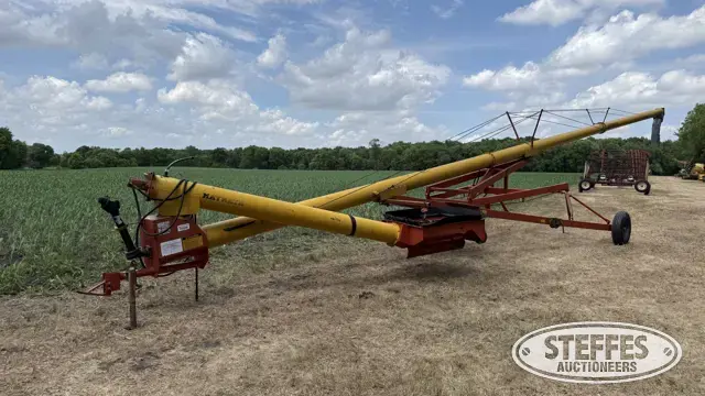 Mayrath swing hopper auger
