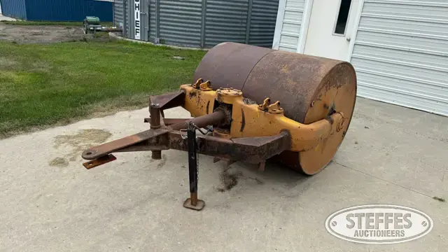 Pull-type lawn roller