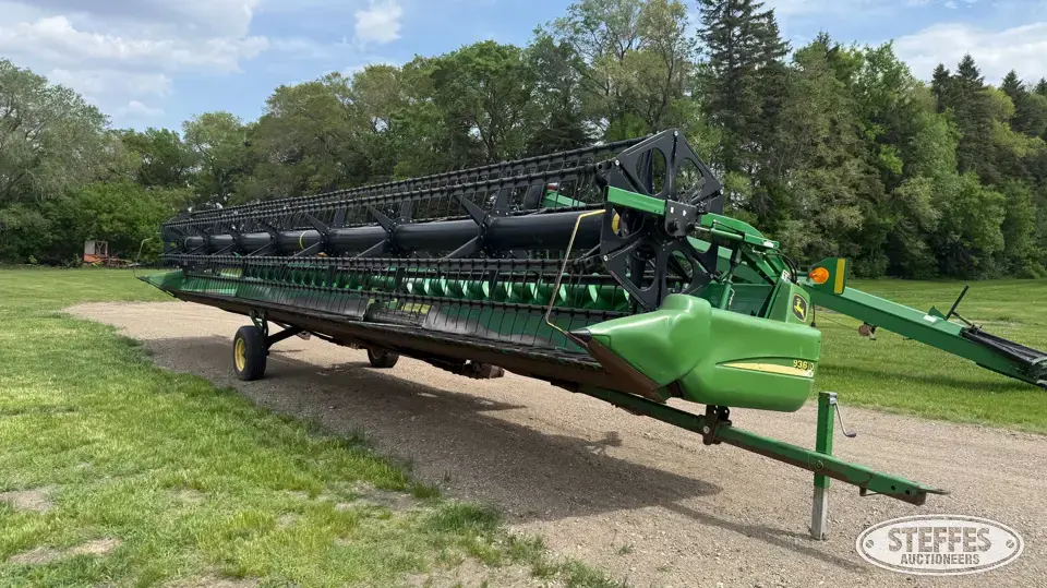 2005 John Deere 936D Draper Head