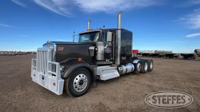 2017 Kenworth W900