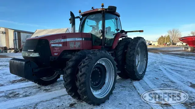 2004 Case IH MX255