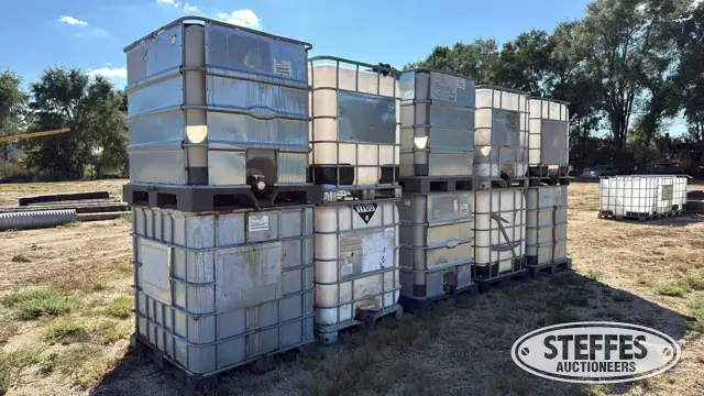 (10) Poly totes