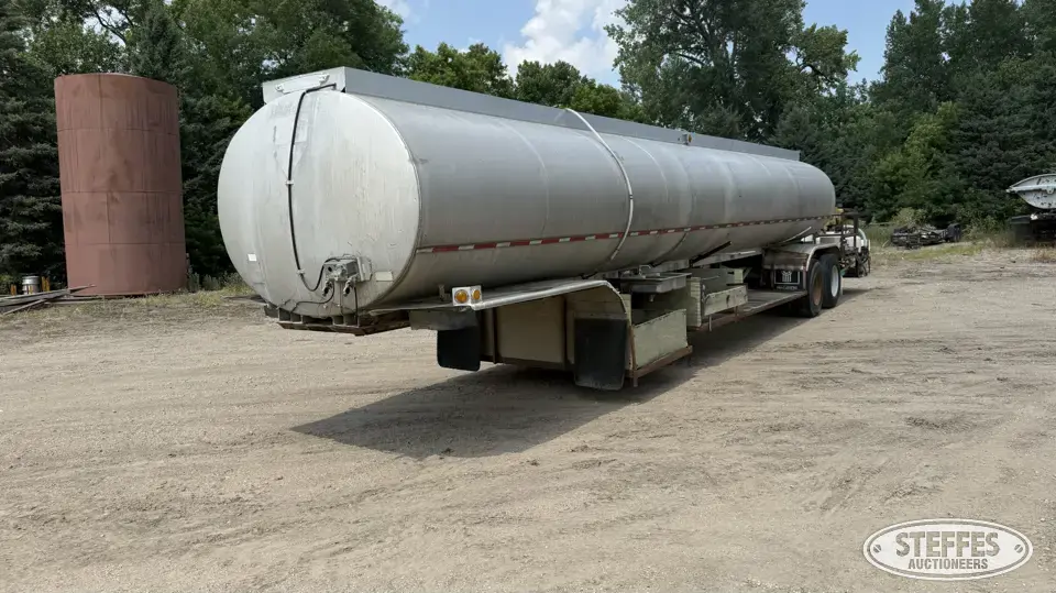 1972 Trailmobile Tank Trailer