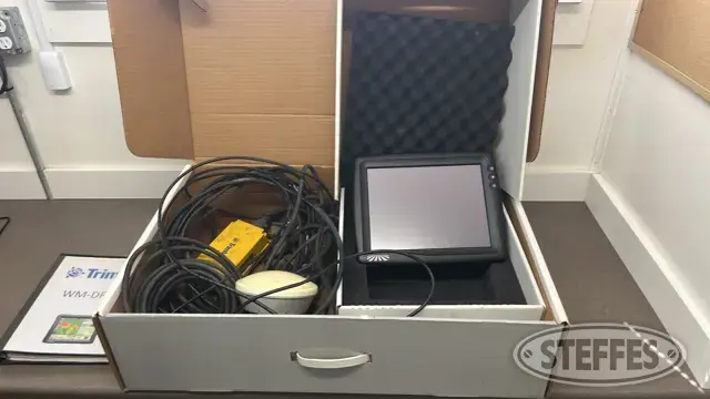 Trimble FM-1000