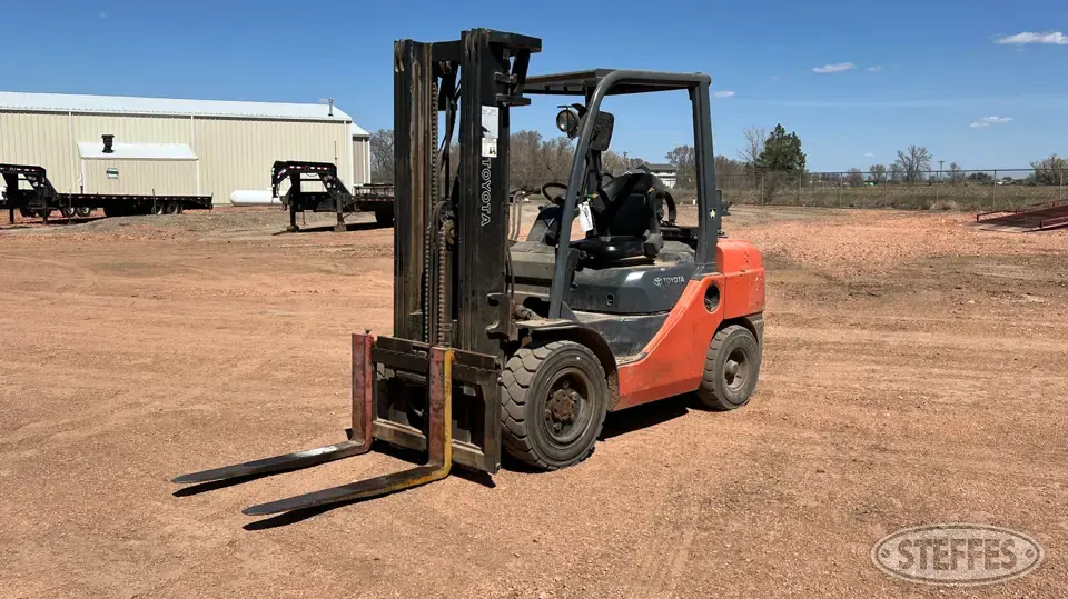 Toyota 8FGU32 Warehouse Forklift