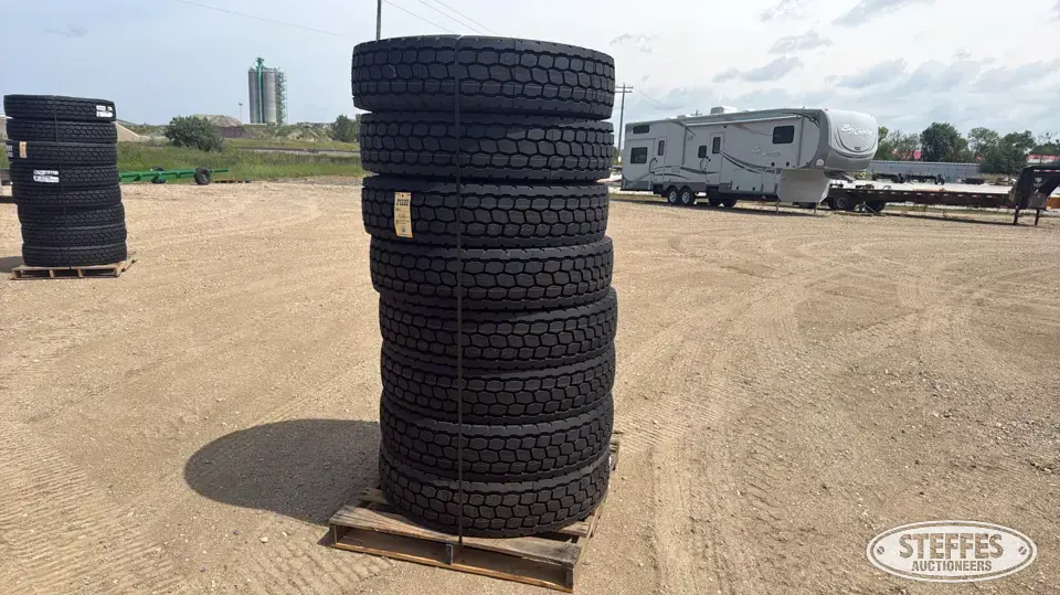 (8) Headway HLD811 11R22.5 tires Truck Tire