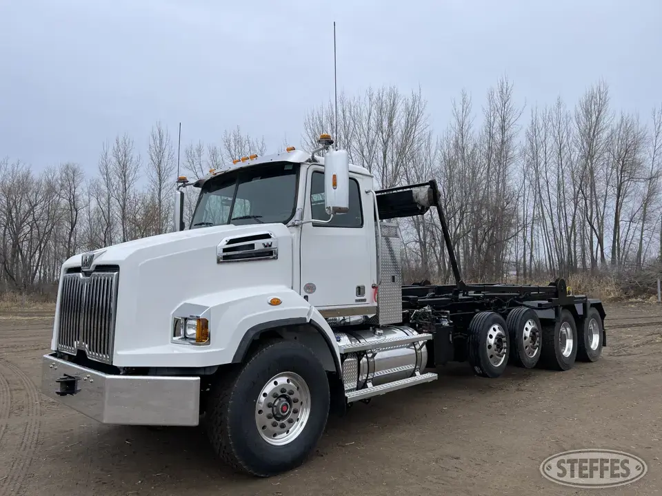 2022 Western Star 4700SB Dump Truck