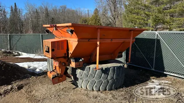 Truck mounted salt/sand spreader