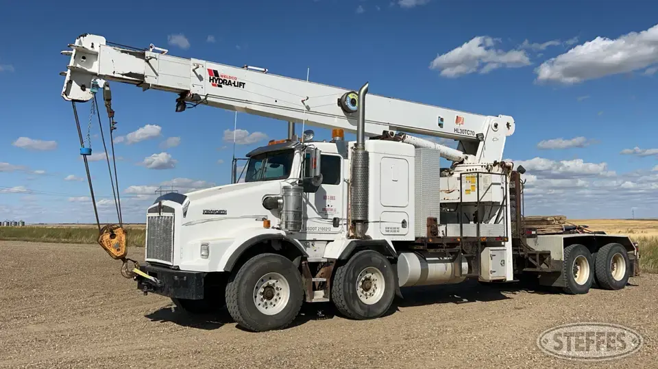 Weldco Hydra-Lift HL30TC70 on 2007 Kenworth T800B Boom Truck