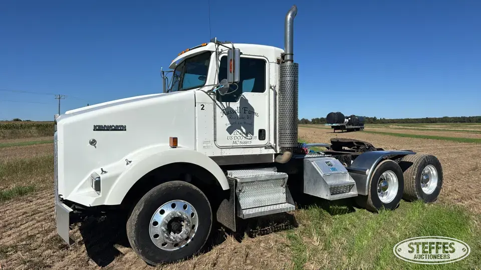 2007 Kenworth T800 Conventional Truck without Sleeper