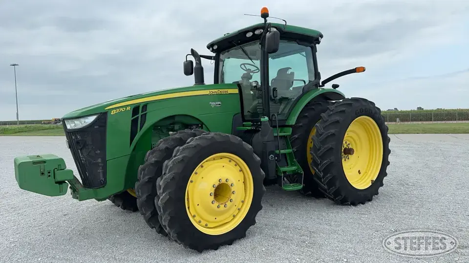 2015 John Deere 8370R MFWD Tractor