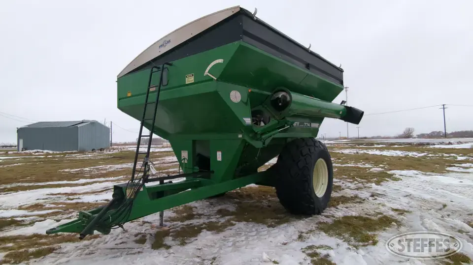 1996 Brent 774 Grain Cart