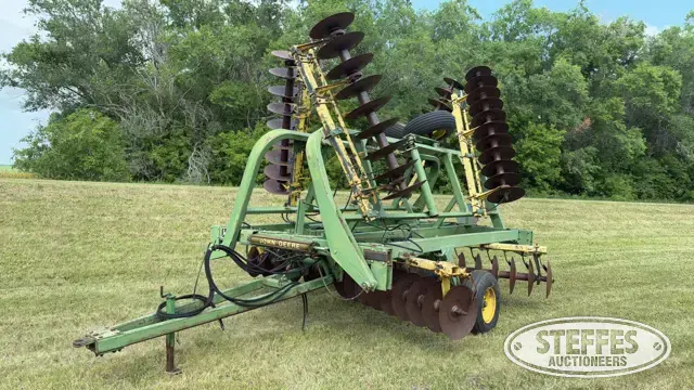 John Deere 230