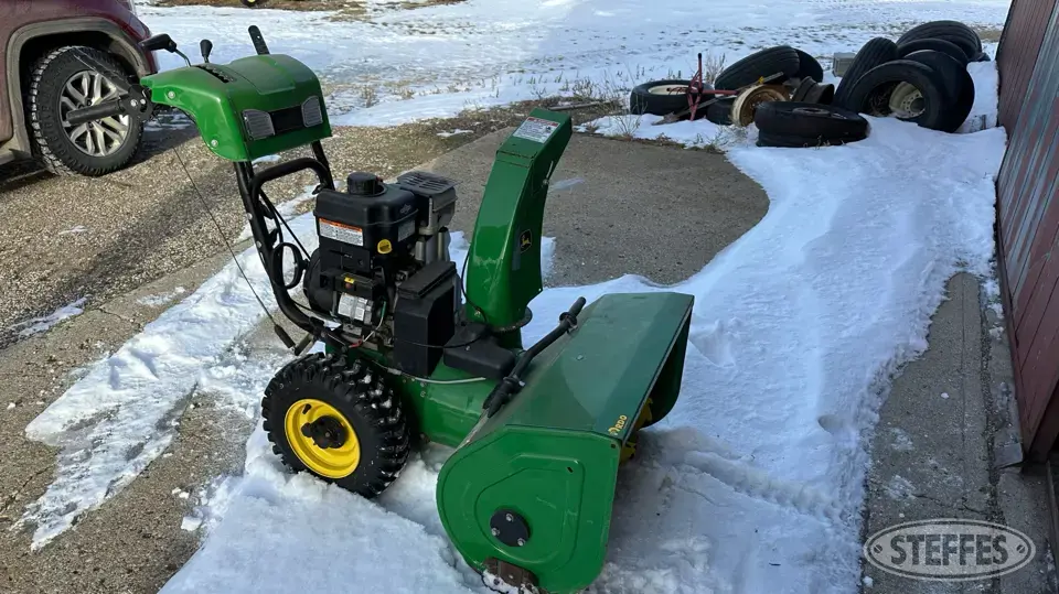 John Deere 1028E Self-Propelled Snowblower