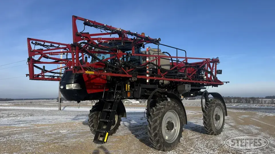 2014 Case IH Patriot 2240 Self-Propelled Sprayer
