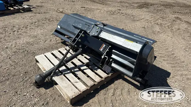 Buhler Farm King C4572