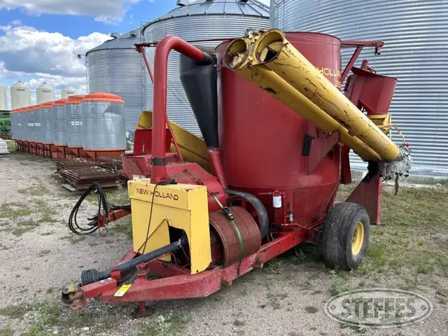 New Holland 358