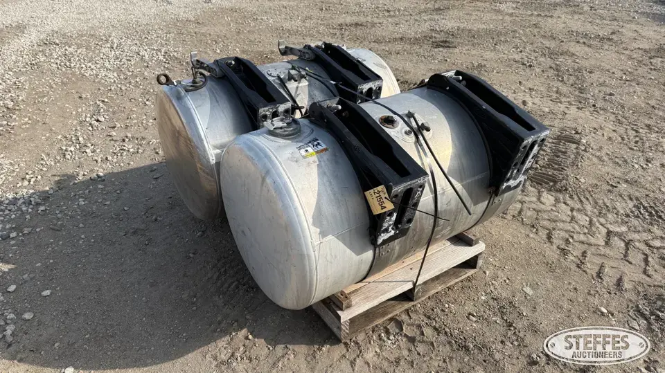 (2) Peterbilt 100 gal. fuel tanks Truck-Trailer Part