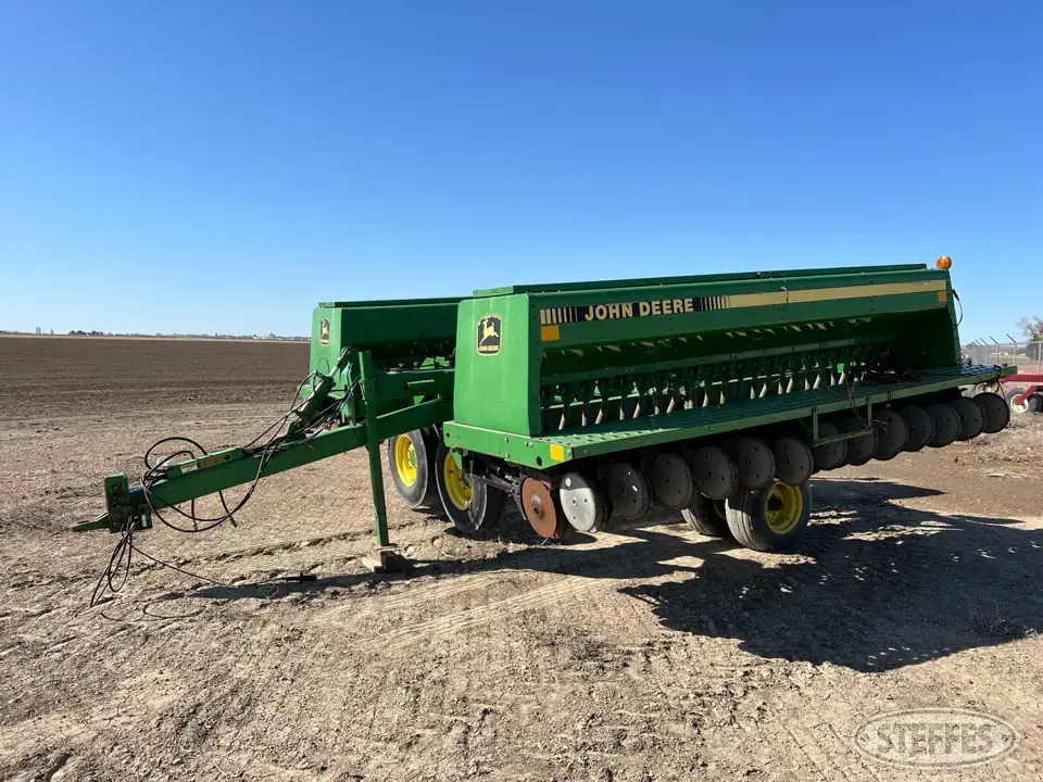 John Deere 455 Press Drill